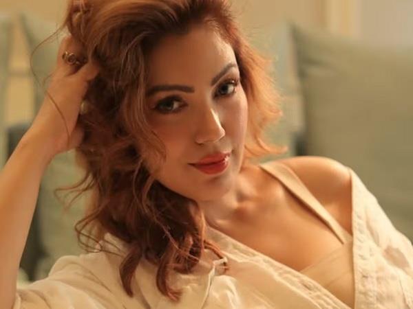 will the actress become a bride at the age of 38 