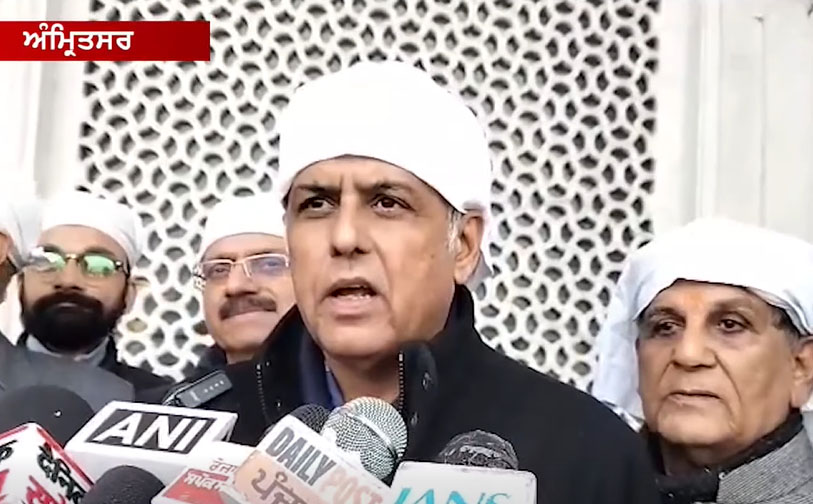 ਸ੍ਰੀ ਹਰਿਮੰਦਰ ਸਾਹਿਬ ਨਤਮਸਤਕ ਹੋਏ  MP ਮਨੀਸ਼ ਤਿਵਾੜੀ, ਪੰਜਾਬ ਦੀ ਚੜਦੀ ਕਲਾ ਲਈ ਕੀਤੀ ਅਰਦਾਸ