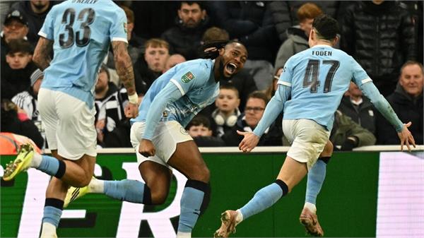 manchester city close to reaching the english league cup final