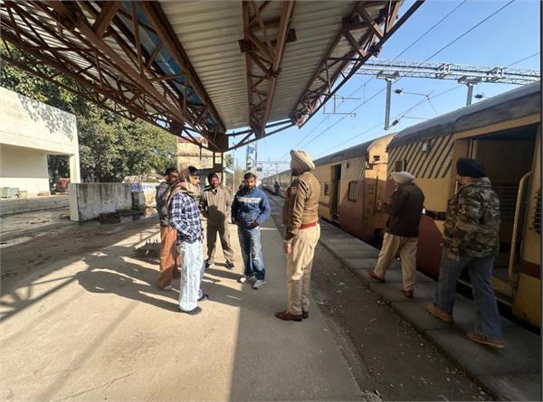 security tightened at gurdaspur railway station after blast sirhind rail station