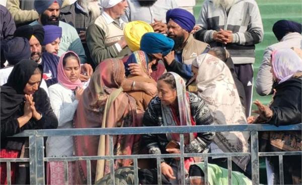ashes of martyred jawan jobanjit singh were immersed in gurdwara patalpuri sahib