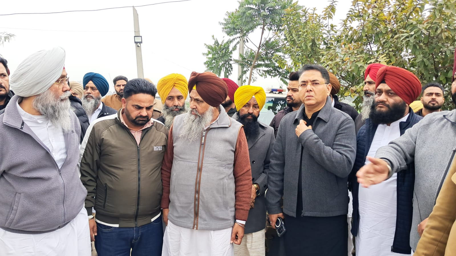 ਗੋਲੀਆਂ ਮਾਰ ਕਤਲ ਕੀਤੇ ਸਰਪੰਚ ਜਰਮਲ ਸਿੰਘ ਦੇ ਘਰ ਪੁੱਜੇ ਮੰਤਰੀ ਅਮਨ ਅਰੋੜਾ, ਪਰਿਵਾਰ ਨਾਲ ਕੀਤਾ ਦੁੱਖ ਸਾਂਝਾ