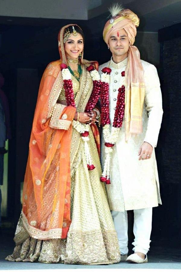 soha ali khan showered love on her husband on their 11th wedding anniversary