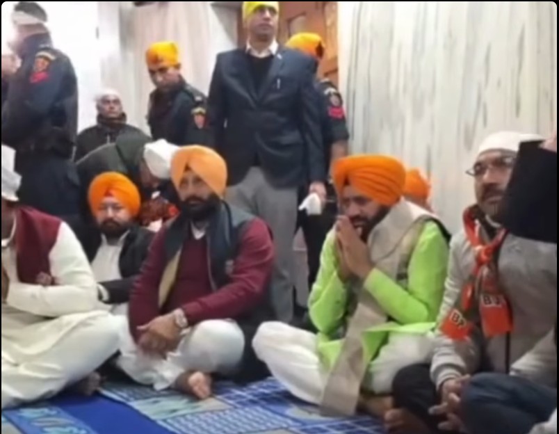 ਪੰਜਾਬ ਪਹੁੰਚੇ ਹਰਿਆਣਾ CM ਨਾਇਬ ਸੈਣੀ, ਗੁਰਦੁਆਰ ਚਰਨ ਕੰਵਲ ਸਾਹਿਬ ਵਿਖੇ ਨਿਵਾਇਆ ਸੀਸ