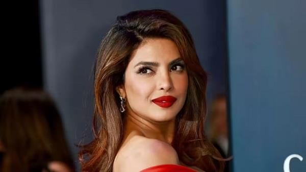 priyanka chopra jones to be among the presenters at the golden globes