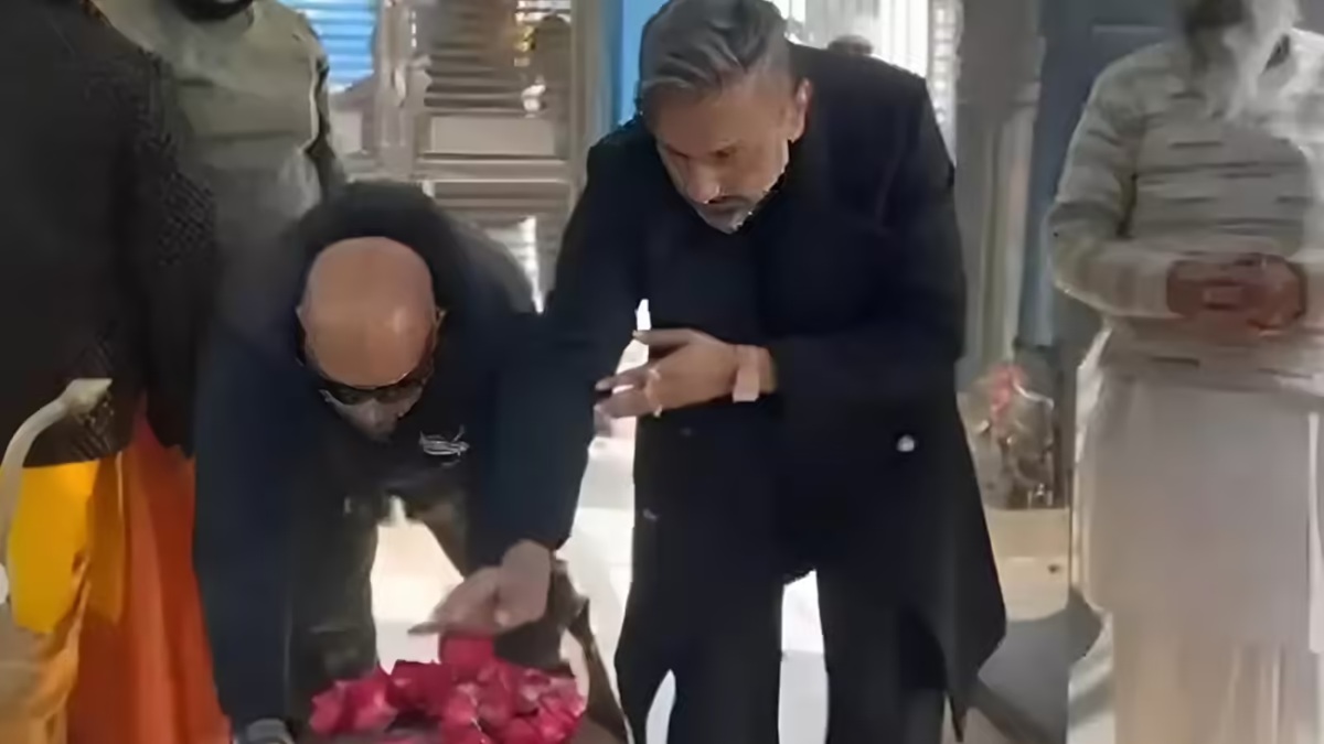 ਦਿੱਲੀ ਕੰਸਰਟ ਵਿਵਾਦ ਤੋਂ ਬਾਅਦ ਹਰਿਦੁਆਰ ਪਹੁੰਚੇ ਯੋ ਯੋ ਹਨੀ ਸਿੰਘ, ਨੀਲੇਸ਼ਵਰ ਮਹਾਦੇਵ ਮੰਦਰ ''ਚ ਕੀਤੀ ਵਿਸ਼ੇਸ਼ ਪੂਜਾ