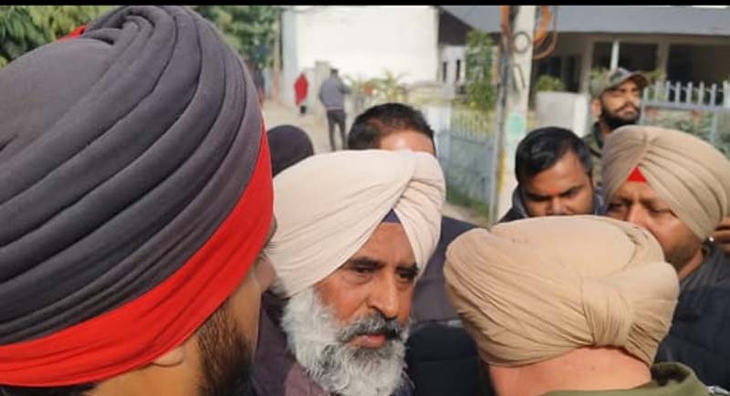 ਘਰ ਦੇ ਬਾਹਰ ਪ੍ਰਦਰਸ਼ਨ ਕਰਨ ਆਏ ''ਆਪ'' ਆਗੂ ਤੇ MLA ਪਰਗਟ ਸਿੰਘ ਹੋਏ ਆਹਮੋ-ਸਾਹਮਣੇ