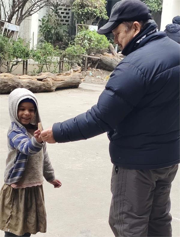 children seen begging openly in the dc office complex in jalandhar