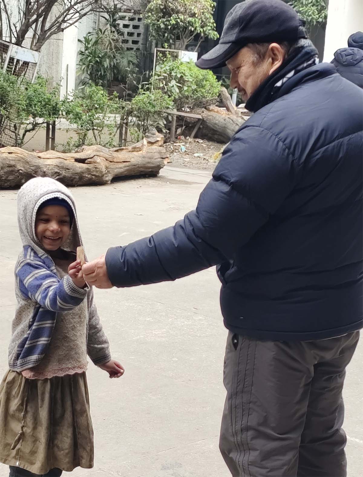 ਜਲੰਧਰ ''ਚ ਕਾਨੂੰਨ ਦੀਆਂ ਉੱਡ ਰਹੀਆਂ ਧੱਜੀਆਂ, DC ਦਫ਼ਤਰ ਕੰਪਲੈਕਸ ''ਚ ਸ਼ਰੇਆਮ ਭੀਖ ਮੰਗਦੇ ਦਿਸੇ ਬੱਚੇ