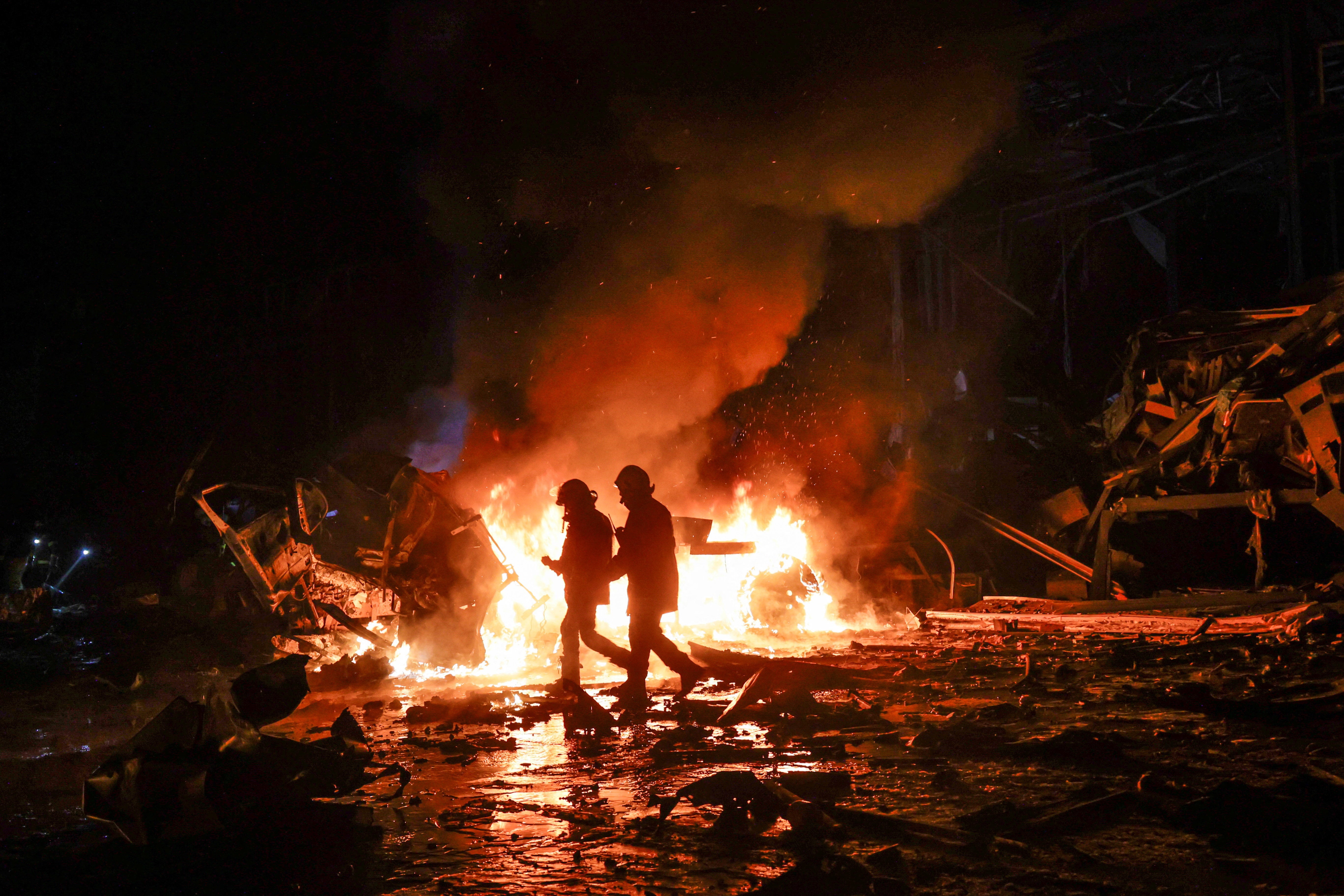 ਯੂਕ੍ਰੇਨ 'ਤੇ ਰੂਸ ਨੇ ਮੁੜ ਢਾਹਿਆ ਕਹਿਰ ! ਅੱਧੀ ਰਾਤੀਂ ਵਰ੍ਹਾ'ਤਾ ਡਰੋਨ-ਮਿਜ਼ਾਈਲਾਂ ਦਾ ਮੀਂਹ, 4 ਦੀ ਮੌਤ, ਬੱਤੀ ਗੁੱਲ