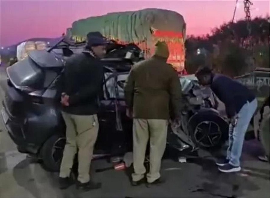 ਭਿਆਨਕ ਸੜਕ ਹਾਦਸਾ: ਸੀਨੀਅਰ ਕਾਂਗਰਸੀ ਆਗੂ ਦੀ ਧੀ ਸਣੇ 3 ਦੀ ਮੌਤ, ਕਾਰ ਦੇ ਉੱਡੇ ਪਰਖੱਚੇ