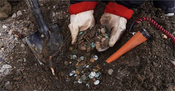 6bc coins and stones found