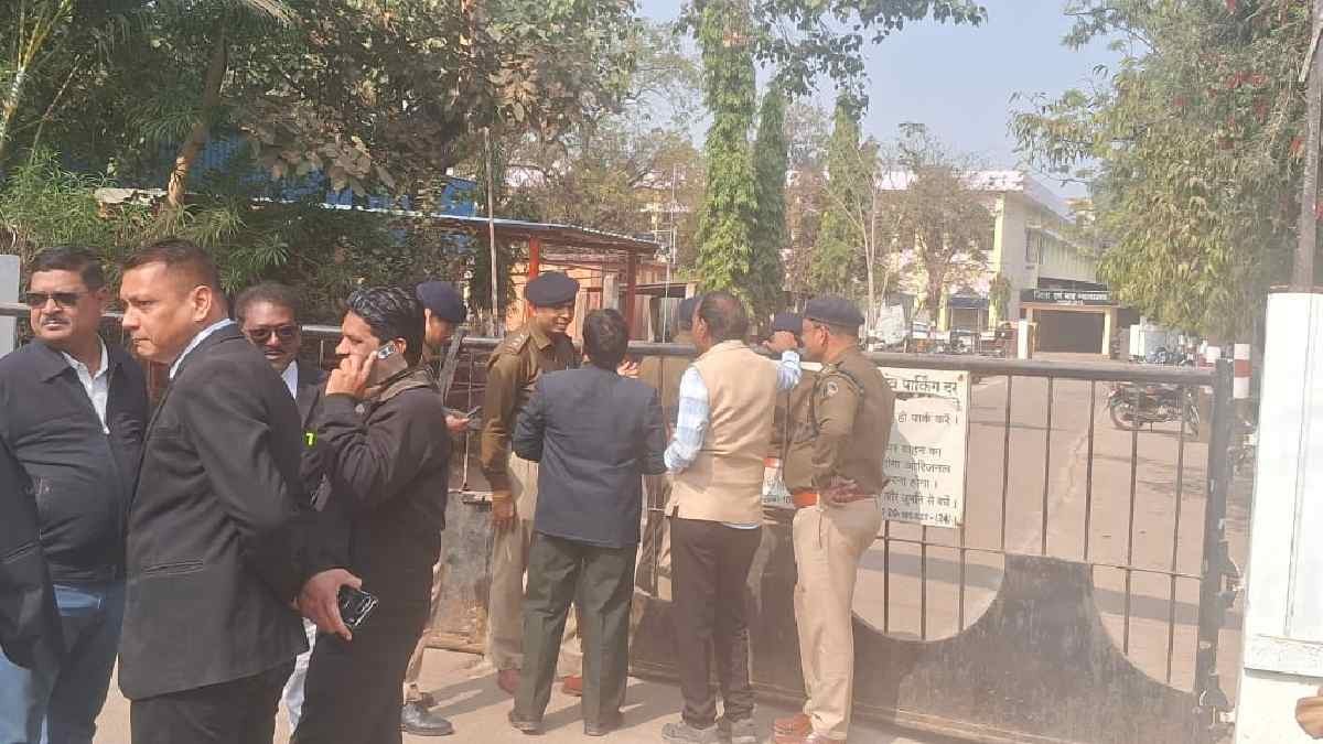 ਛੱਤੀਸਗੜ੍ਹ ਦੀਆਂ ਤਿੰਨ ਜ਼ਿਲ੍ਹਾ ਅਦਾਲਤਾਂ ਨੂੰ ਬੰਬ ਨਾਲ ਉਡਾਉਣ ਦੀ ਧਮਕੀ, ਪਈਆਂ ਭਾਜੜਾਂ