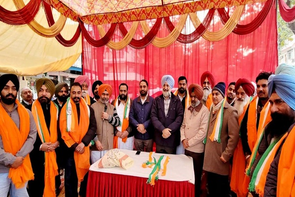 ਸਾਬਕਾ ਮੰਤਰੀ ਬਲਬੀਰ ਸਿੱਧੂ ਨੇ ਅਕਾਲੀ ਦਲ ਤੇ ‘ਆਪ’ ਆਗੂਆਂ ਨੂੰ ਕਾਂਗਰਸ ''ਚ ਸ਼ਾਮਲ ਕਰਵਾਇਆ