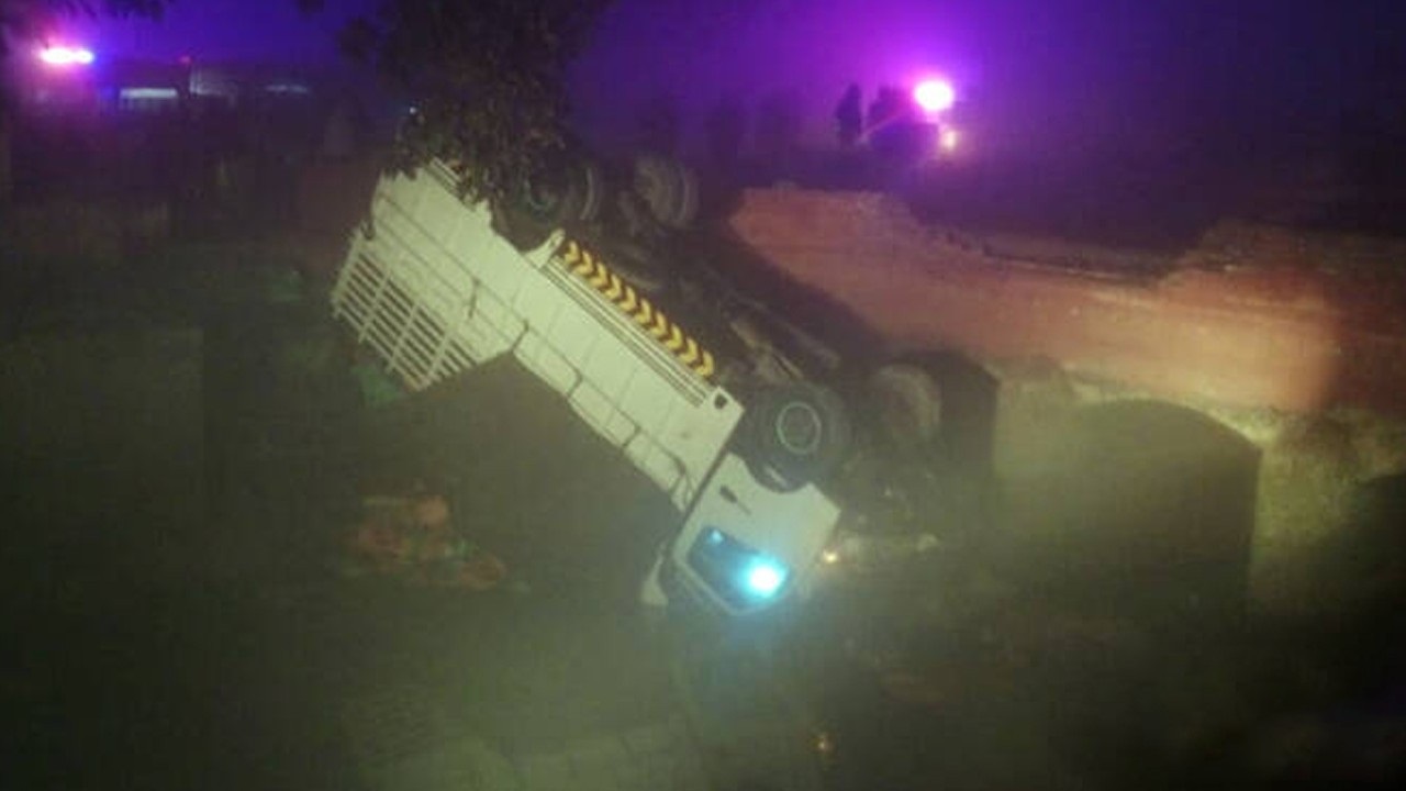 Pak;ਸੰਘਣੀ ਧੁੰਦ ਦਾ ਕਹਿਰ, ਅੰਤਿਮ ਸੰਸਕਾਰ ''ਚ ਸ਼ਾਮਲ ਹੋਣ ਜਾ ਰਹੇ ਲੋਕਾਂ ਨਾਲ ਵਾਪਰਿਆ ਹਾਦਸਾ, 14 ਜਣਿਆਂ ਦੀ ਮੌਤ