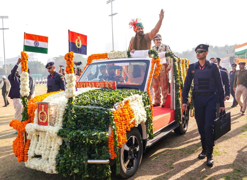 ਗਣਤੰਤਰ ਦਿਵਸ ਮੌਕੇ CM ਸੈਣੀ ਦਾ ਵੱਡਾ ਐਲਾਨ ! ਸ਼ਹੀਦਾਂ ਦੇ ਪਰਿਵਾਰਾਂ ਦੀ ਪੈਨਸ਼ਨ ਤੇ ਮੁਆਵਜ਼ੇ ''ਚ ਕੀਤਾ ਵਾਧਾ