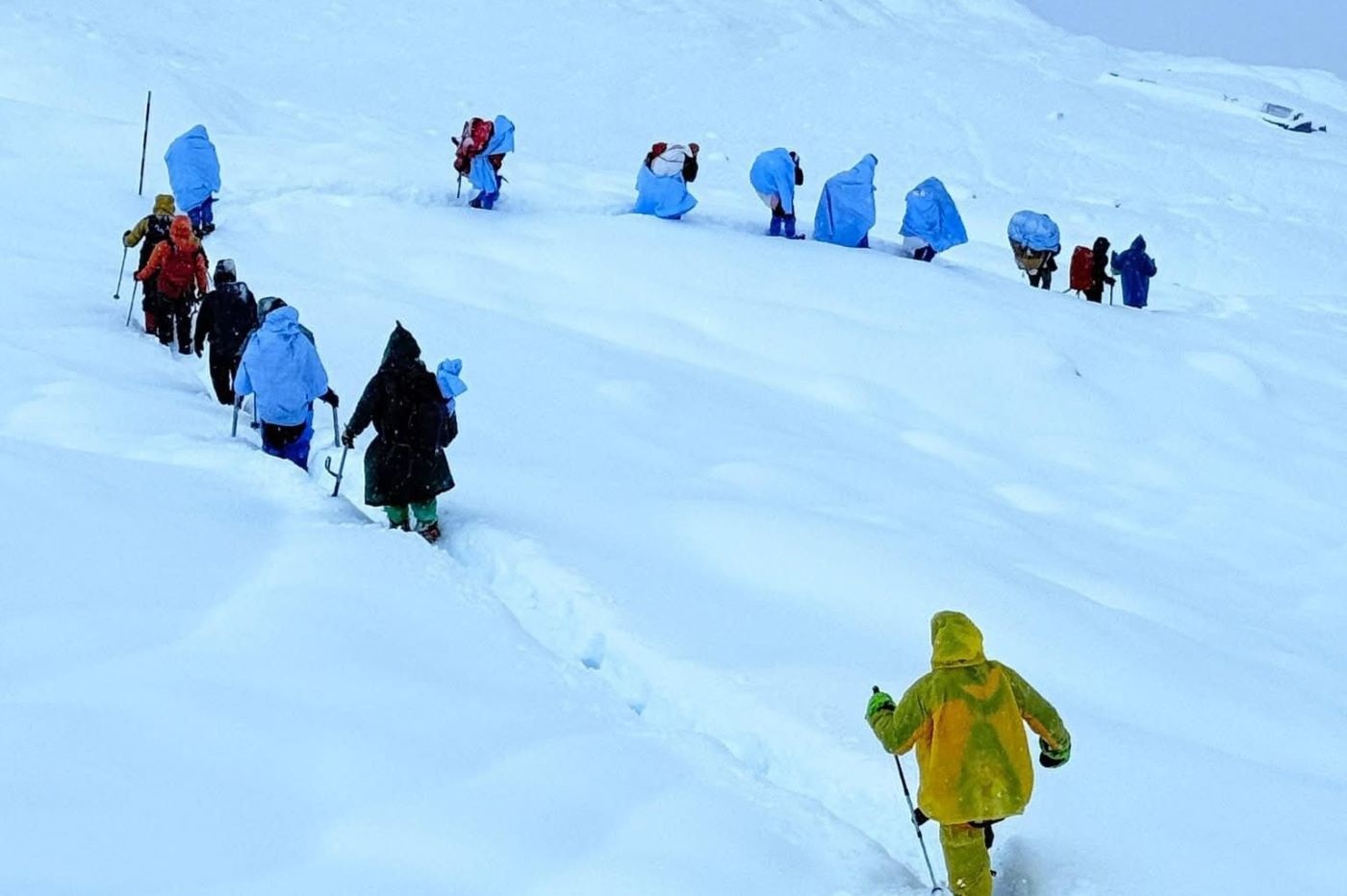 ਨੇਪਾਲ ''ਚ ਕੁਦਰਤ ਦਾ ਕਹਿਰ! ਭਾਰੀ ਬਰਫ਼ਬਾਰੀ ਕਾਰਨ ਮੁਸਤਾਂਗ ਦੇ 5 ਮੁੱਖ ਟ੍ਰੈਕਿੰਗ ਰੂਟ ਬੰਦ