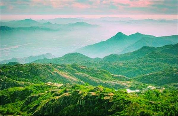 the contribution of mountains in determining lifestyle is very high