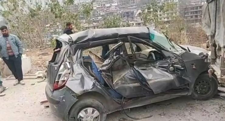 ਹਿਮਾਚਲ : ਖੜ੍ਹੇ ਟਰੱਕ ''ਚ ਵੱਜੀ ਤੇਜ਼ ਰਫ਼ਤਾਰ ਕਾਰ ! 2 ਔਰਤਾਂ ਸਮੇਤ 3 ਜਣਿਆਂ ਦੀ ਮੌਤ, ਪੈ ਗਿਆ ਚੀਕ-ਚਿਹਾੜਾ