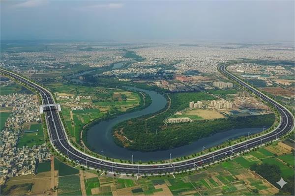 delhi government starts mechanical cleaning of najafgarh drain