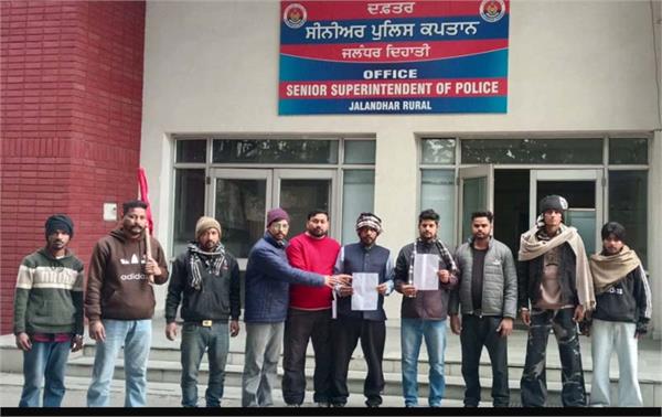 a kite flying boy was burnt death after getting caught grip of 25 kv wires