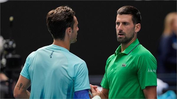 djokovic reaches semifinals after musetti  s injury