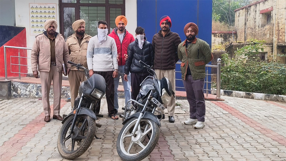 ਮਹਿਲ ਕਲਾਂ ਪੁਲਸ ਨੇ ਦੋ ਮੋਟਰਸਾਈਕਲ ਚੋਰ ਕਾਬੂ ਕੀਤੇ