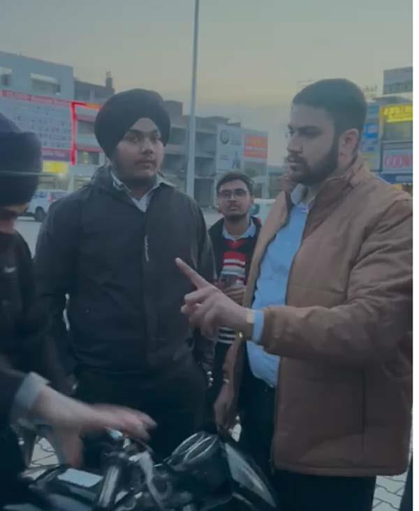 shiv sena leader s gunman extortion fake checkpoint pims hospital