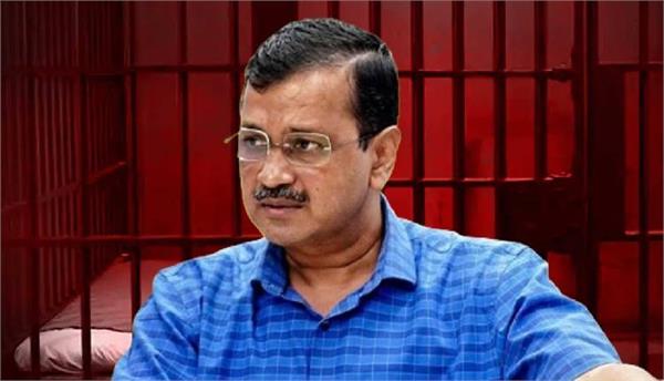 arvind kejriwal comes out in support of football players