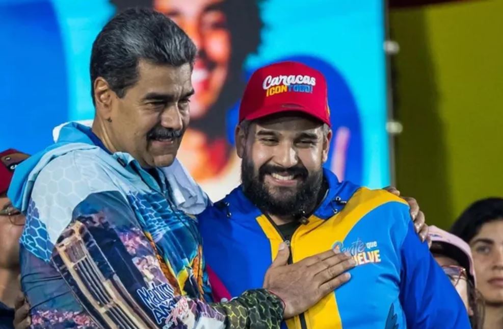 ਪਿਤਾ ਦੀ ਗ੍ਰਿਫ਼ਤਾਰੀ ਮਗਰੋਂ ਵੈਨੇਜ਼ੁਏਲਾ ਦਾ ਰਾਸ਼ਟਰਪਤੀ ਮਾਦੁਰੋ ਦੇ ਪੁੱਤ ਦਾ ਪਹਿਲਾ  ਬਿਆਨ - first statement from president maduro s son-mobile