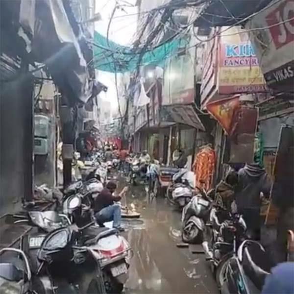 shopkeepers troubled by sewerage problem appeal