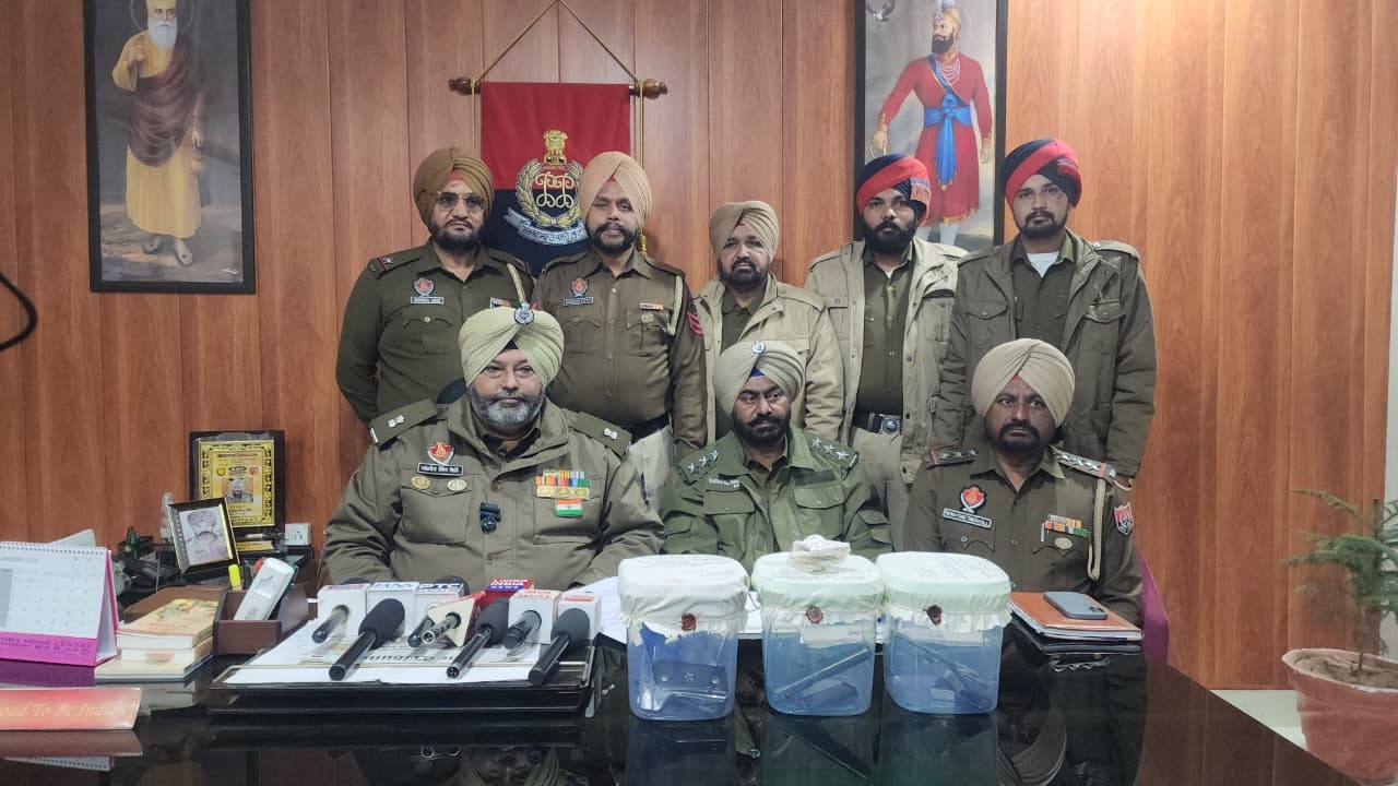 ਸ੍ਰੀ ਮੁਕਤਸਰ ਸਾਹਿਬ ਵਿਖੇ ਵਾਰਦਾਤ ਦੀ ਨੀਅਤ ਨਾਲ ਬੈਠੇ ਚਾਰ ਨੌਜਵਾਨ ਹਥਿਆਰਾਂ ਸਣੇ ਗ੍ਰਿਫ਼ਤਾਰ