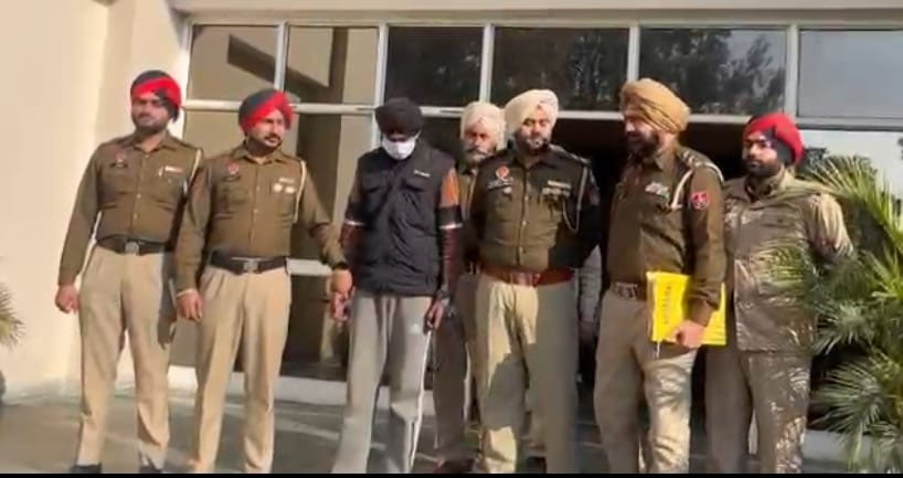 ਗੁਰਦਾਸਪੁਰ 'ਚ ਟਲੀ ਵੱਡੀ ਵਾਰਦਾਤ,  ਖ਼ਤਰਨਾਕ ਹਥਿਆਰਾਂ ਸਮੇਤ ਇਕ ਮੁਲਜ਼ਮ ਕੀਤਾ ਗ੍ਰਿਫਤਾਰ
