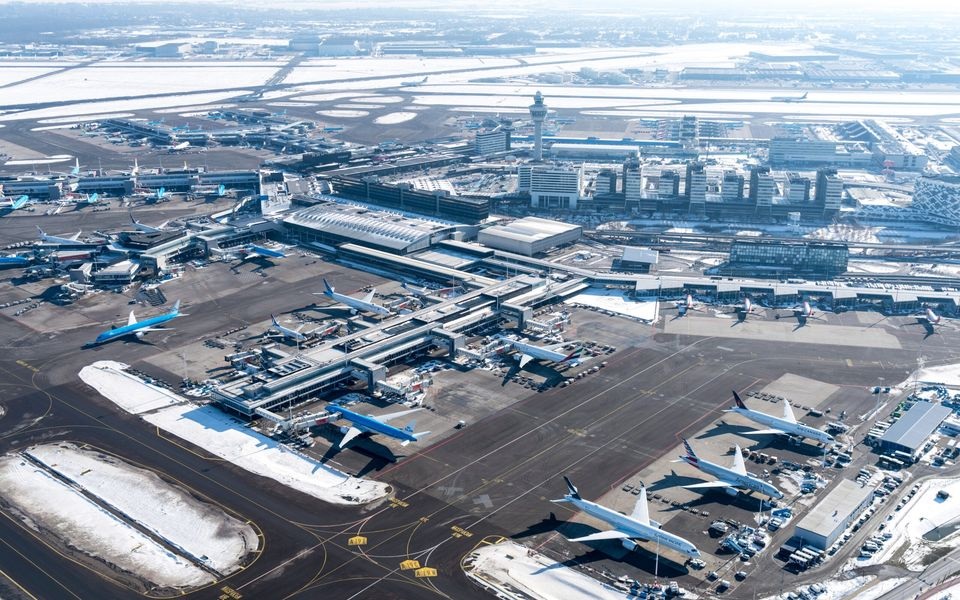 ਯੂਰਪੀ ਦੇਸ਼ ਦੀ ਰੇਡੀਓ ਫ੍ਰੈਕੁਐਂਸੀ ''ਚ ਆ ਗਈ ਗੜਬੜੀ ! ਸਾਰੀਆਂ ਫਲਾਈਟਾਂ ਰੱਦ, Airspace ਹੋਇਆ ਖਾਲੀ