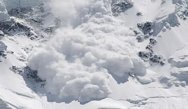 avalanche in pakistan