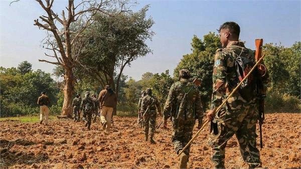 nine maoists  carrying a reward of rs 47 lakh  surrendered in chhattisgarh