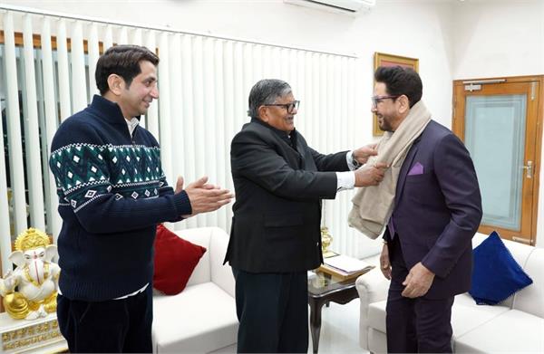 gurdas mann meets governor gulab chand kataria