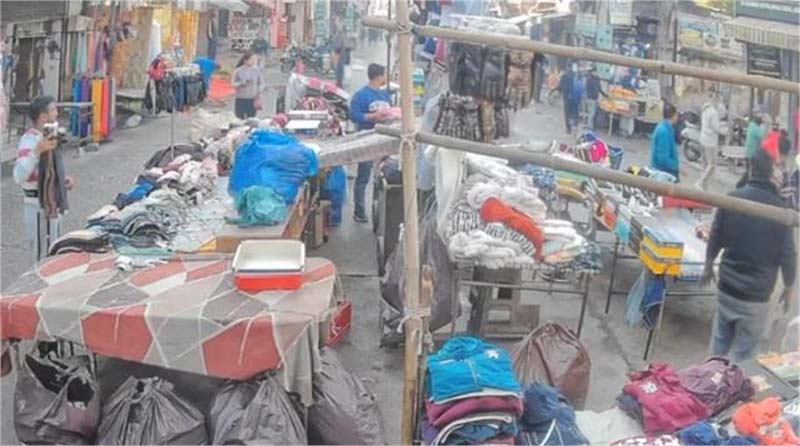 ਜਲੰਧਰ ਦੇ ਰੈਣਕ ਬਾਜ਼ਾਰ ''ਚ ਪੈ ਗਈ ਹਫ਼ੜਾ-ਦਫ਼ੜੀ! ਚੱਲੇ ਇੱਟਾਂ-ਰੋੜੇ, ਹੈਰਾਨ ਕਰੇਗਾ ਪੂਰਾ ਮਾਮਲਾ