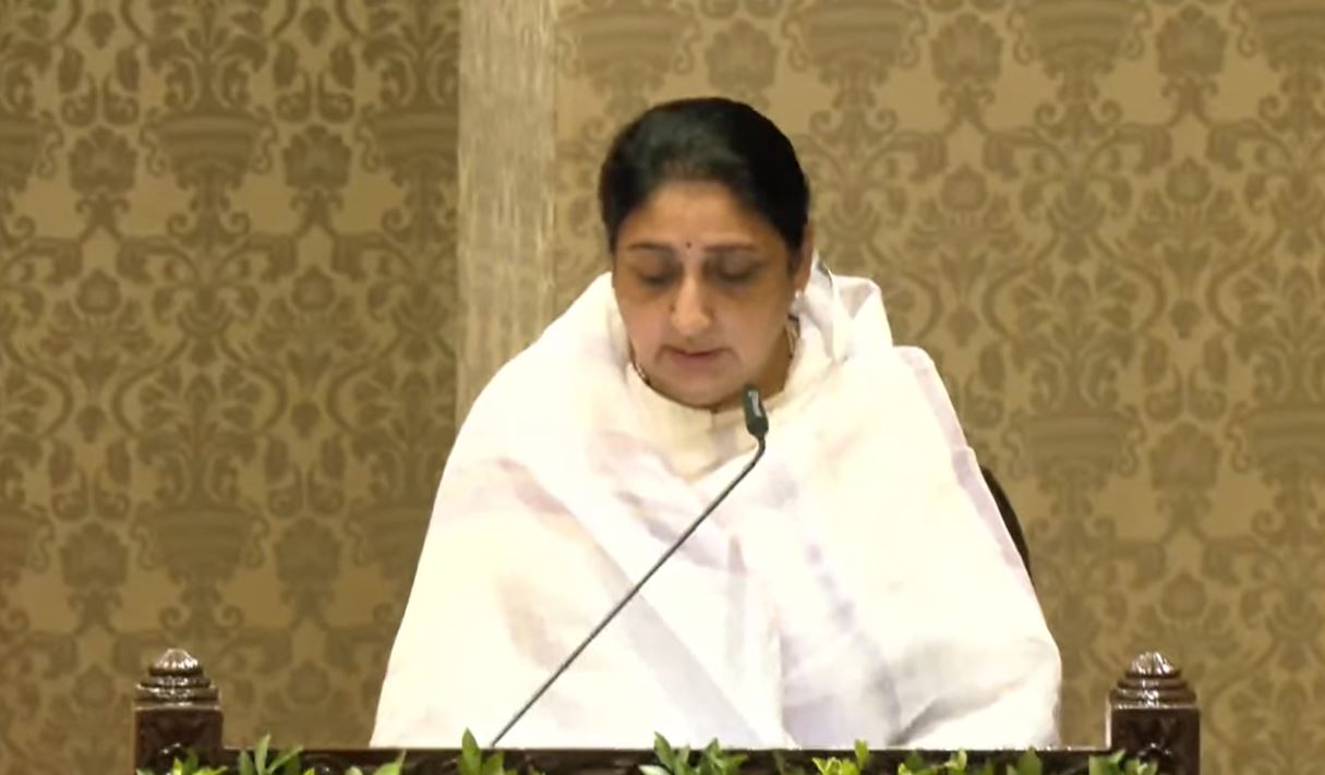 ਮਹਾਰਾਸ਼ਟਰ ਦੀ ਸਿਆਸਤ ''ਚ ਵੱਡਾ ਫੇਰਬਦਲ: ਹੁਣ ਸੁਨੇਤਰਾ ਪਵਾਰ ਸੰਭਾਲਣਗੇ 3 ਅਹਿਮ ਮੰਤਰਾਲੇ