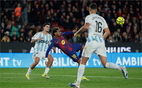 barcelona beat oviedo and atletico beat mallorca in la liga