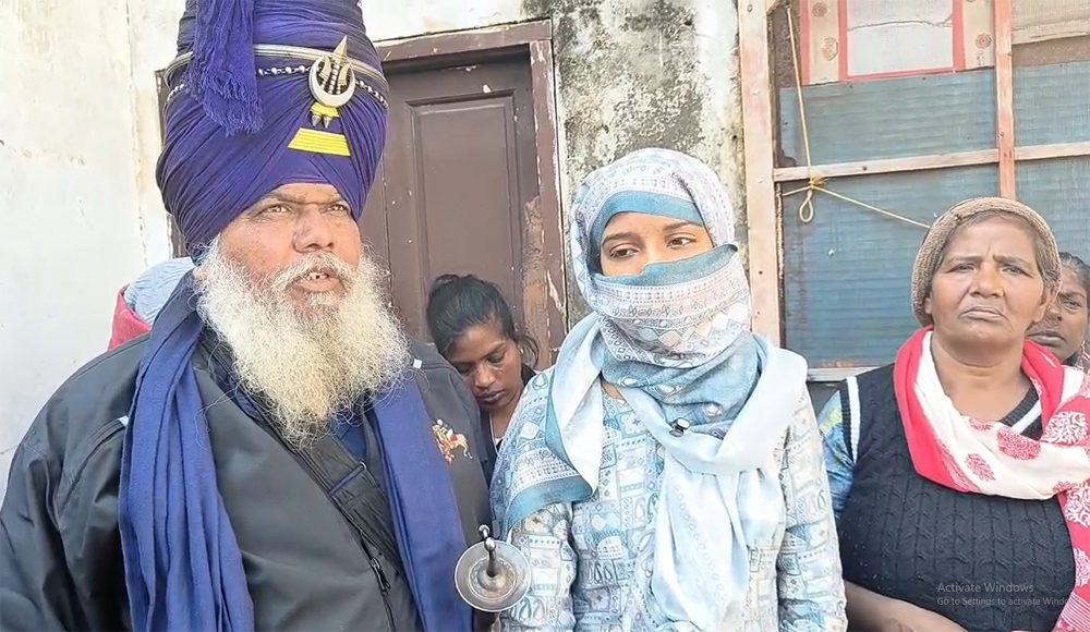 PUNJAB : ਨਿਹੰਗ ਸਿੰਘਾਂ ਨੇ ਪਾਦਰੀ ਤੋਂ ਛੁਡਾਈ ਕੁੜੀ, ਤਣਾਅਪੂਰਨ ਬਣਾਇਆ ਮਾਹੌਲ