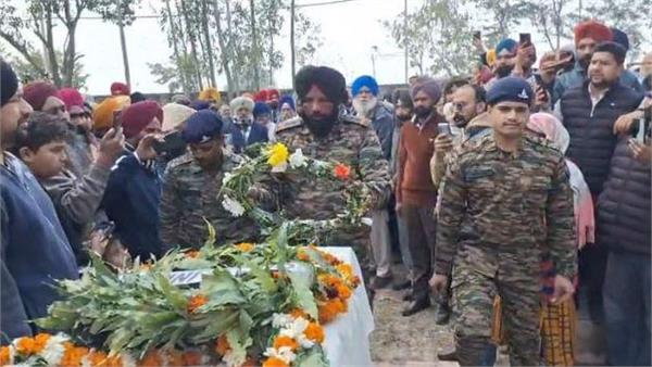 martyr naib subedar pargat singh of amritsar bids farewell with official honours