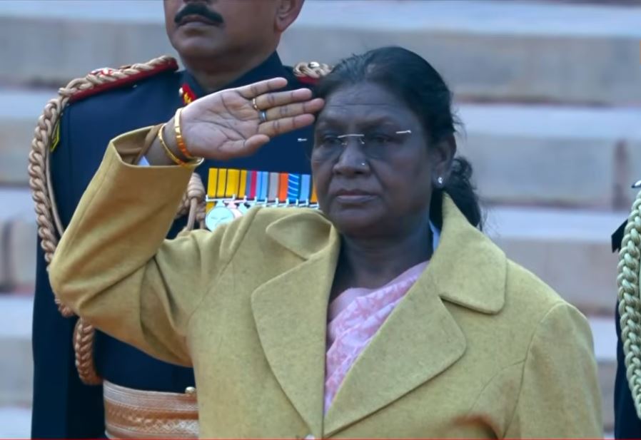 ''ਬੀਟਿੰਗ ਰੀਟ੍ਰੀਟ'' : ਵਿਜੇ ਚੌਕ ''ਤੇ ਦੇਸ਼ ਦੀ ਸੈਨਿਕ ਤਾਕਤ ਤੇ ਸੰਗੀਤ ਦਾ ਦਿਖਿਆ ਅਦਭੁਤ ਸੰਗਮ