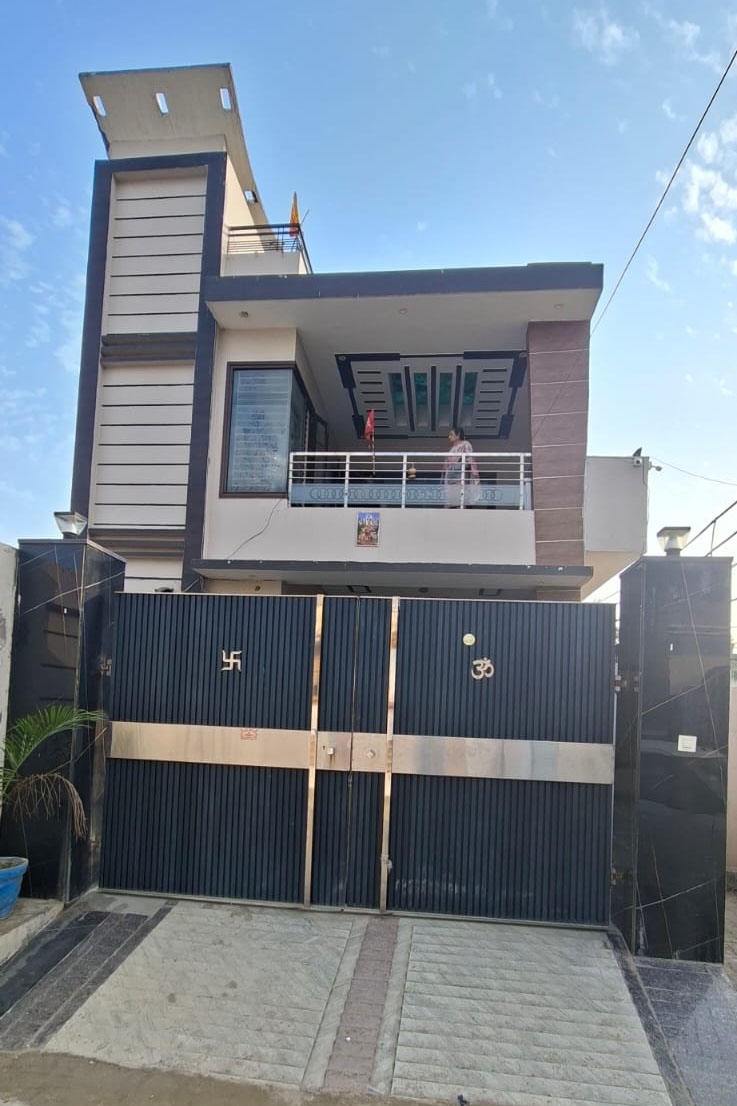 ਪੰਜਾਬ ''ਚ ਕਾਨੂੰਨ ਵਿਵਸਥਾ ਡਗਮਗਾਈ, ਕਾਰੋਬਾਰੀ ਦੇ ਘਰ ''ਤੇ ਚੱਲੀਆਂ ਗੋਲੀਆਂ