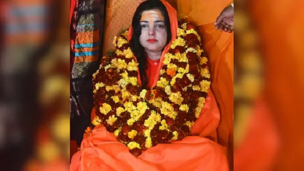 ਮਮਤਾ ਕੁਲਕਰਨੀ ਦਾ ਵੱਡਾ ਫ਼ੈਸਲਾ ! ਕਿੰਨਰ ਅਖਾੜਾ ਦੇ ਮਹਾਮੰਡਲੇਸ਼ਵਰ ਦੇ ਅਹੁਦੇ ਤੋਂ ਦਿੱਤਾ ਅਸਤੀਫ਼ਾ