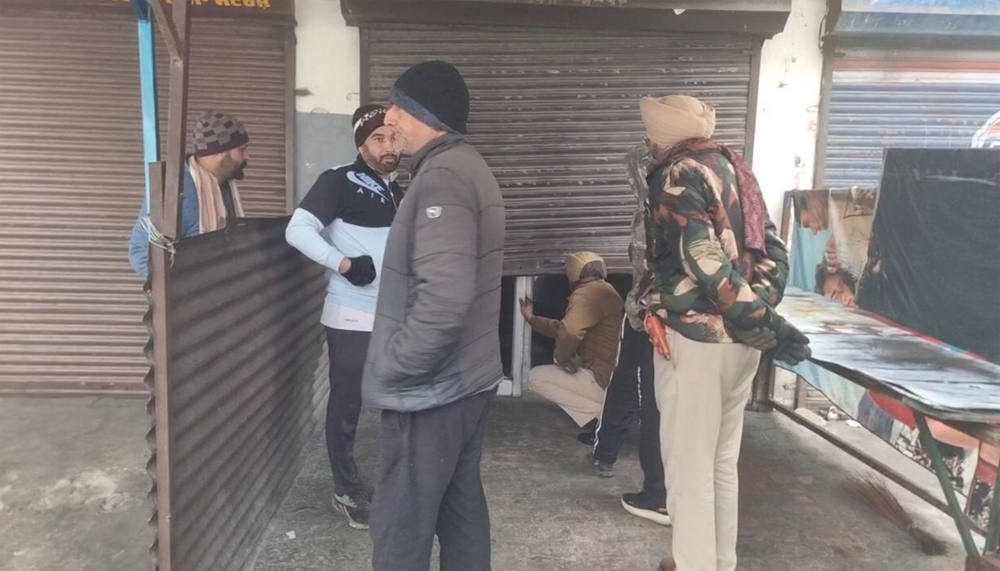 ਮੁੜ ਸ਼ਹਿਰ ’ਚ ਚੋਰਾਂ ਦਾ ਕਹਿਰ, ਧੁੰਦ ਦਾ ਫਾਇਦਾ ਚੁੱਕ ਕੇ ਦੁਕਾਨਾਂ ਦੇ ਸ਼ਟਰ ਤੋੜ ਕੇ ਚੋਰੀ
