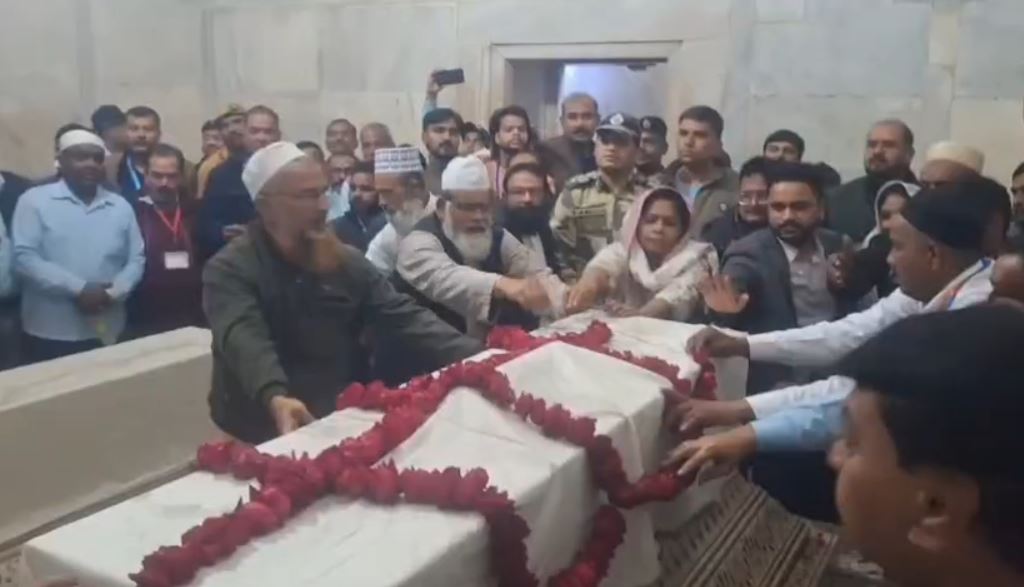 ਤਾਜ ਮਹਿਲ 'ਚ ਖੁੱਲ੍ਹੀਆਂ ਸ਼ਾਹਜਹਾਂ-ਮੁਮਤਾਜ਼ ਦੀਆਂ ਅਸਲੀ ਕਬਰਾਂ, 3 ਦਿਨ ਮਿਲੇਗੀ ਮੁਫ਼ਤ ਐਂਟਰੀ