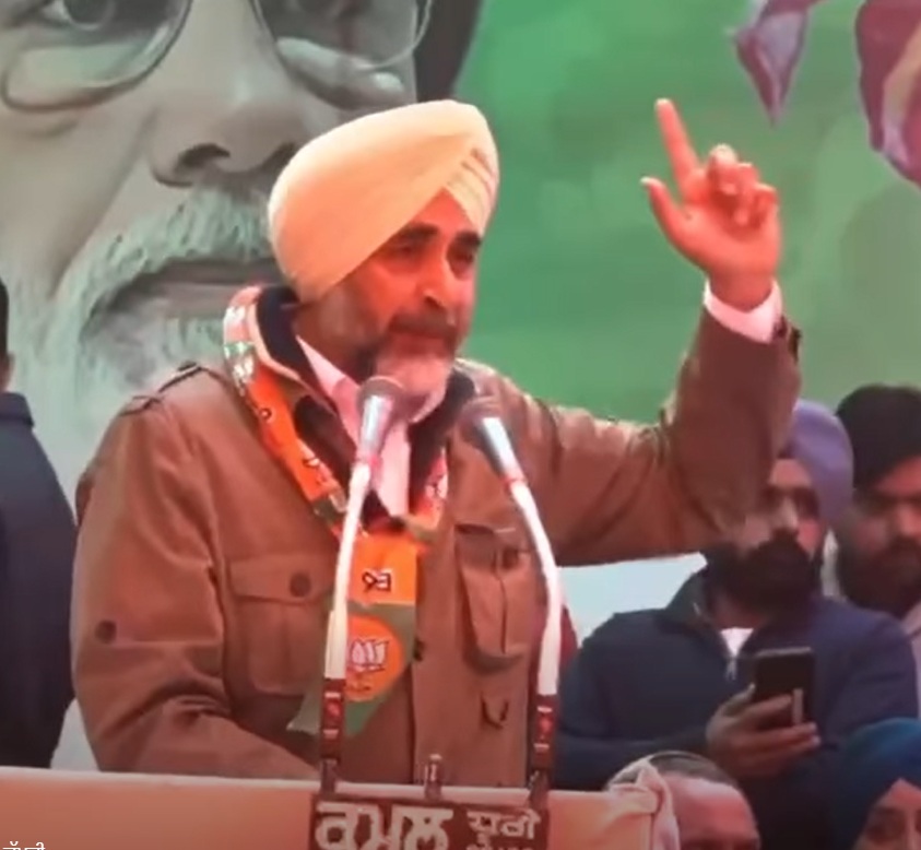 ਵੜਿੰਗ ਦੇ 12 X 5 = 48 ਵਾਲੇ ਬਿਆਨ ''ਤੇ ਮਨਪ੍ਰੀਤ ਬਾਦਲ ਨੇ ਕਸਿਆ ਤੰਜ, ਸਟੇਜ ਤੋਂ ਆਖ਼ ਗਏ ਇਹ ਗੱਲ