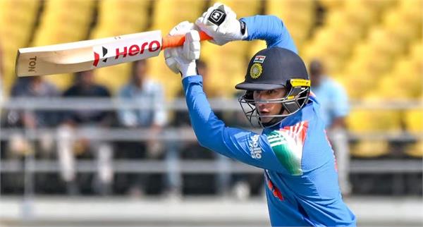 nz  s mark chapman is a fan of abhishek sharma  s batting