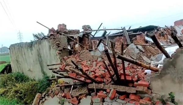 rain shattered farmer  s dreams  poultry house destroyed